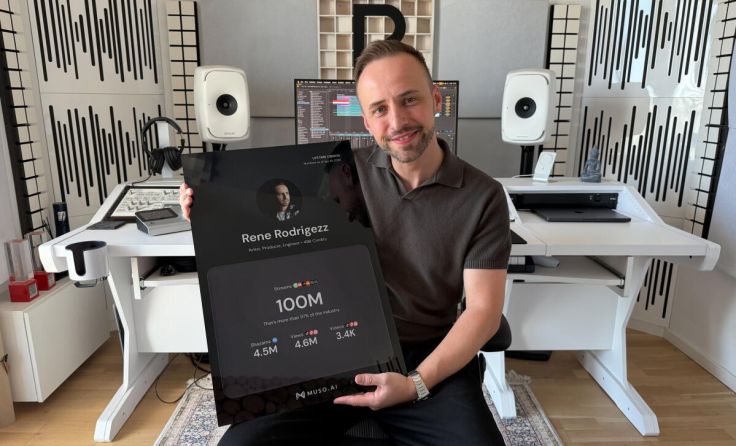 Rene Seidl freut sich als DJ Rene Rodrigezz über 100 Millionen Streams. (Foto: Rene Rodrigezz)