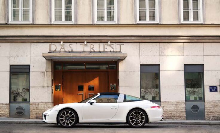 Perfekte Shooting-Location: Porsche 911 targa