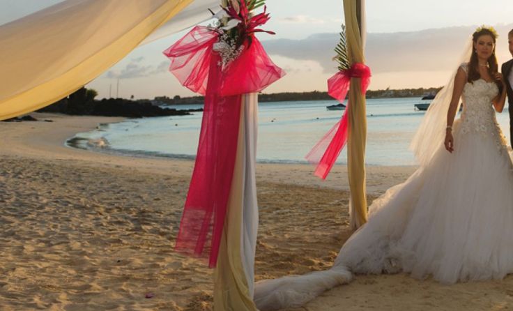 Heiraten am Strand vom Hotel Dinarobin