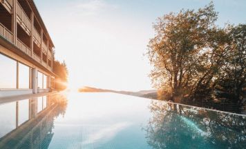 Wellness auf der Alm im Naturhotel Bauernhofer: Höhenluft, Kuhglocken und viele Tut-Gut-Momente