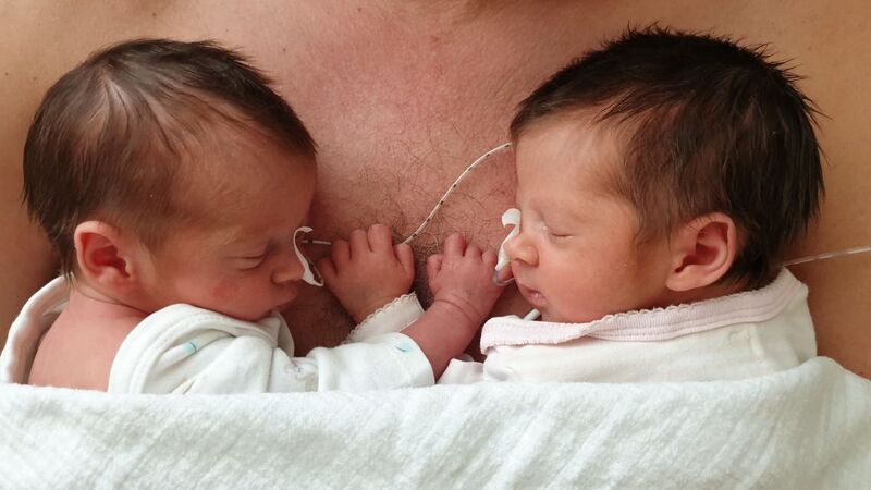 Das süßeste Babyfoto - Laurea Viktoria und Leandra Raphaela (eineiige Zwillinge) aus Urfahr-Umgebung