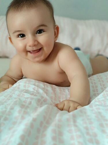 Das süßeste Babyfoto - Huzaifah  aus Wels