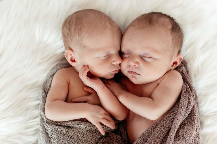 Das süßeste Babyfoto - Annika und Felix aus Eferding