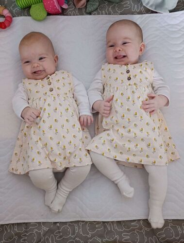 Das süßeste Babyfoto - Valentina & Pauline aus Linz-Land