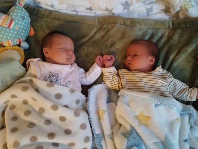 Das süßeste Babyfoto -  Marie und Moritz aus Vöcklabruck