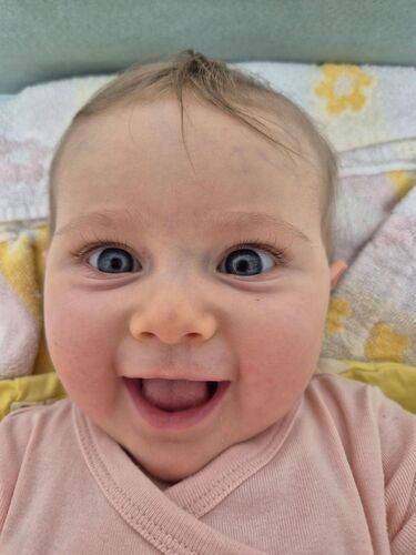 Das süßeste Babyfoto -  Karo aus Wels