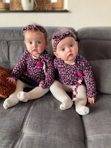 Das süßeste Babyfoto -  Lara Sophie und Lena Sophie aus Schärding