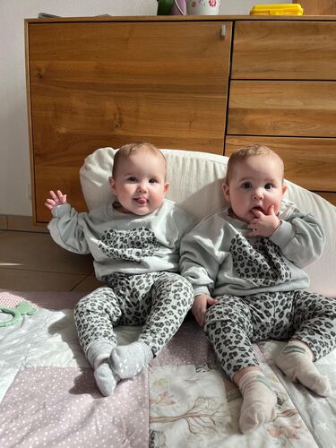 Das süßeste Babyfoto -  Marie & Sophie aus Rohrbach