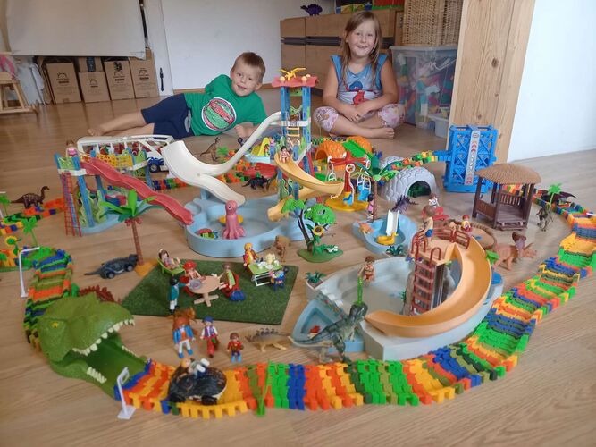 Mein Dino-Wasserpark - Eliah Valentina und Noah David aus Vöcklabruck