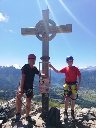 Tips Gipfelstürmer - Hubert mit Enkel David 10 Jahre Leadership Klettersteig - Predigtstuhl [OÖ] (1278m)