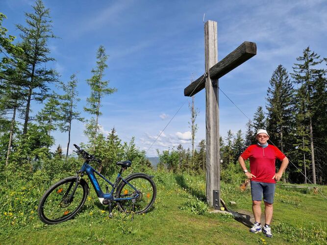 Tips Gipfelstürmer - Helmut - Gipfelkreuz Madereck (1053m)
