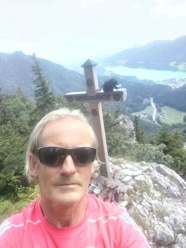 Tips Gipfelstürmer - Thomas - Gipfelkreuz Bergfrieden (1170m)