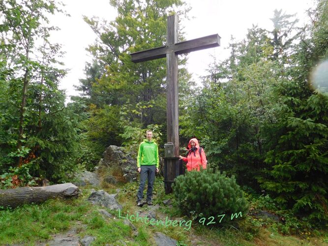 Tips Gipfelstürmer - Rosa - Gipfelkreuz Lichtenberg (927m)