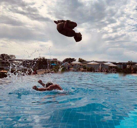 Cool am Pool - Anita aus Vöcklabruck