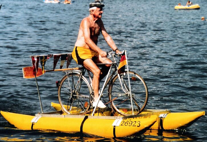 Cool am Pool - reinhard aus Braunau