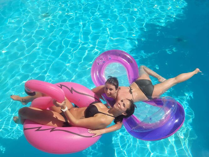 Cool am Pool - Carina aus Kirchdorf