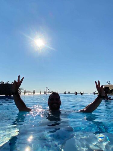 Cool am Pool - Bettina aus Urfahr-Umgebung