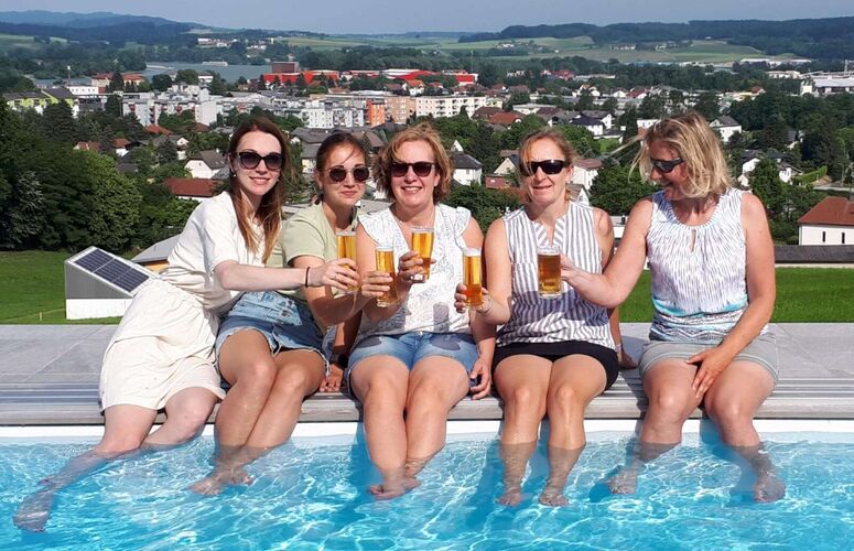 Cool am Pool - Anna aus Amstetten