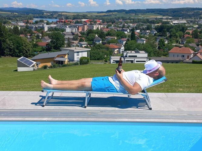 Cool am Pool - Herbert aus Amstetten
