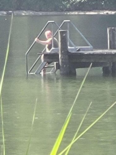 Cool am Pool - Franz aus Amstetten