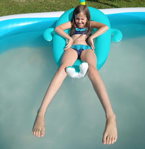 Cool am Pool - Sabine aus Linz