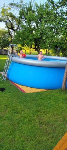 Cool am Pool - Tom aus Vöcklabruck