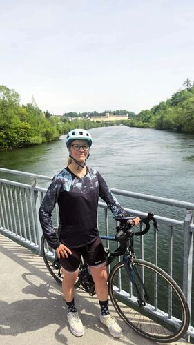 Cool am Pool - Alica aus Linz