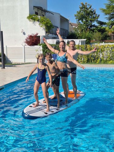 Cool am Pool - Nike aus Gmunden