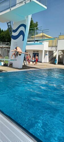 Cool am Pool - Maria aus Linz-Land