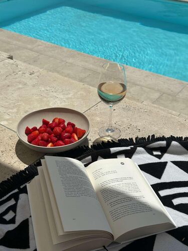 Cool am Pool - Lorena aus Vöcklabruck