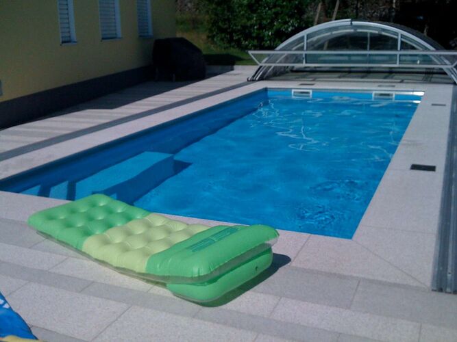 Cool am Pool - Gabriele aus Urfahr-Umgebung