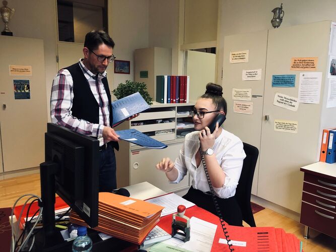 Tollster Job - Jacqueline aus Gmunden ( Sekretärin ) - BRG/BORG Schloss Traunsee