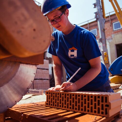 Tollster Job - Katharina aus Rohrbach ( Maurer/Schalungsbauerin ) - Hehenberger