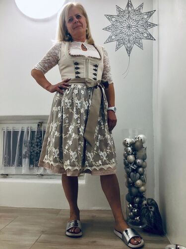 Trachtenvoting - Doris aus Linz-Land