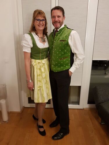 Trachtenvoting - Edith aus Linz-Land