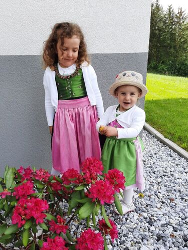 Trachtenvoting - Selina und Lara aus Zwettl