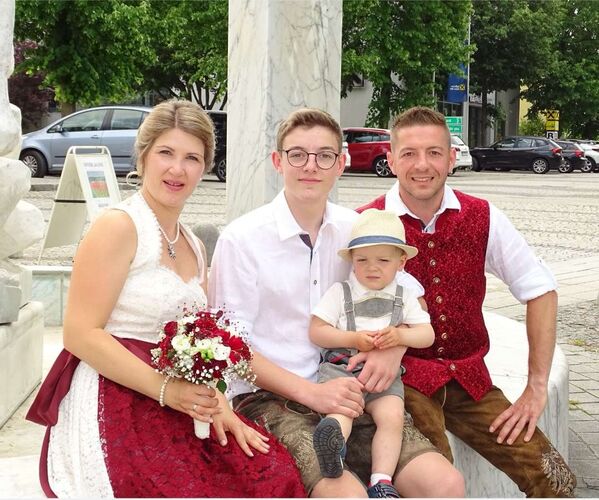 Trachtenvoting - Julia und Manuel mit Noah und Leon aus Steyr