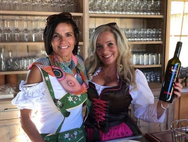 Trachtenvoting - Monika & Helga  aus Linz-Land