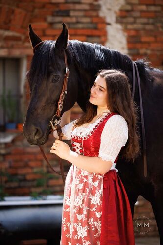 Trachtenvoting - Bianca aus Linz-Land