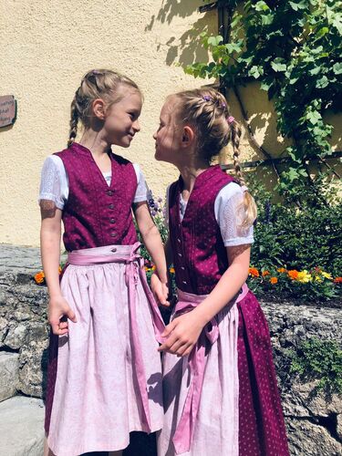 Trachtenvoting - Nelly & Ilvy aus Gmunden