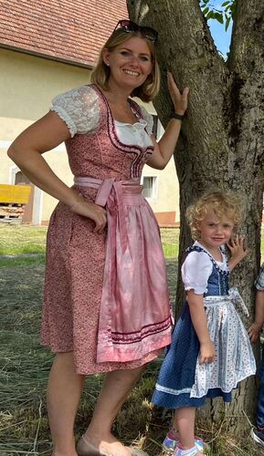 Trachtenvoting - Santina aus Linz-Land