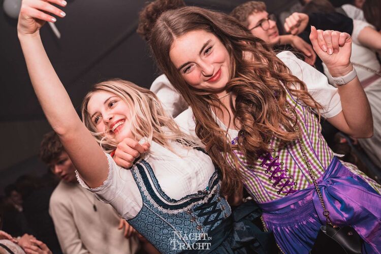 Trachtenvoting - Ines aus Steyr