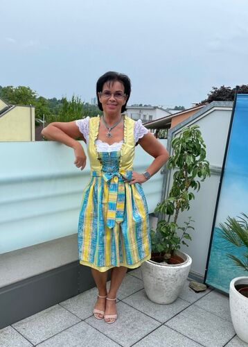 Trachtenvoting - Helga aus Linz