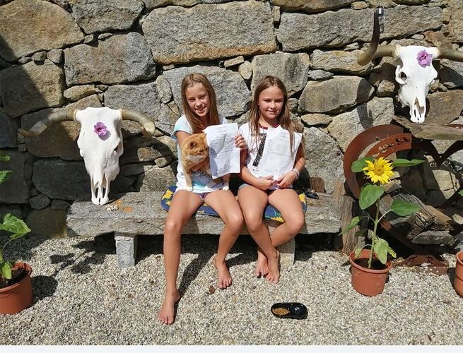 Zeigs Zeignis - Lisa und Helena aus Schärding