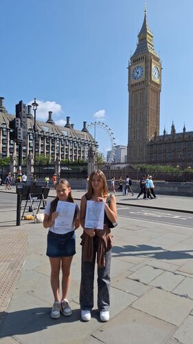 ZeigsZeignis -  Lisa und Helena aus Schärding