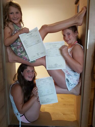 Zeig's Zeignis - Manuela u. Helene u. Antonia aus Schärding