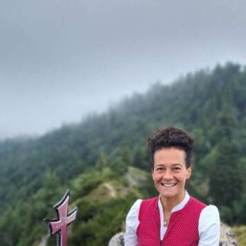 die_dirndlerin  aus Wels