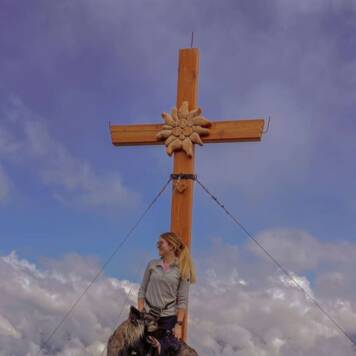 Olivia Estella  aus Gmunden