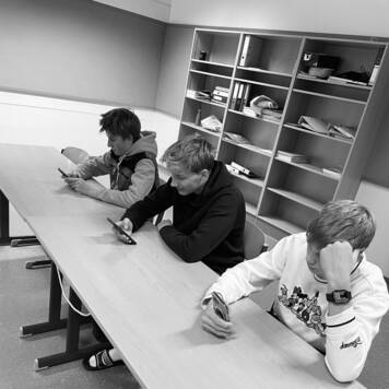  The real loneliness - BHAK BAD ISCHL