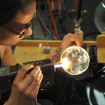 Tamara aus Linz (Glasbläserin) - Thermo Fisher Scientific